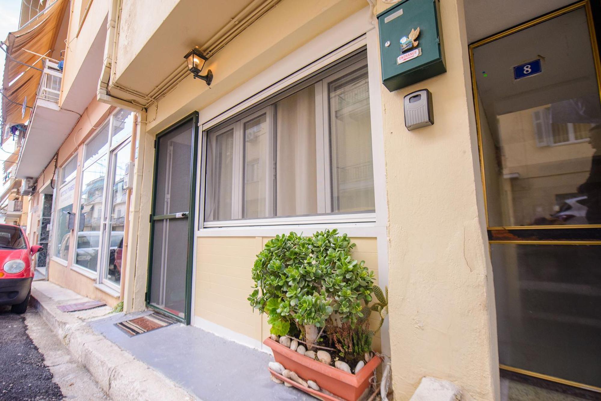 Georgia's Corfu Town Apartment *